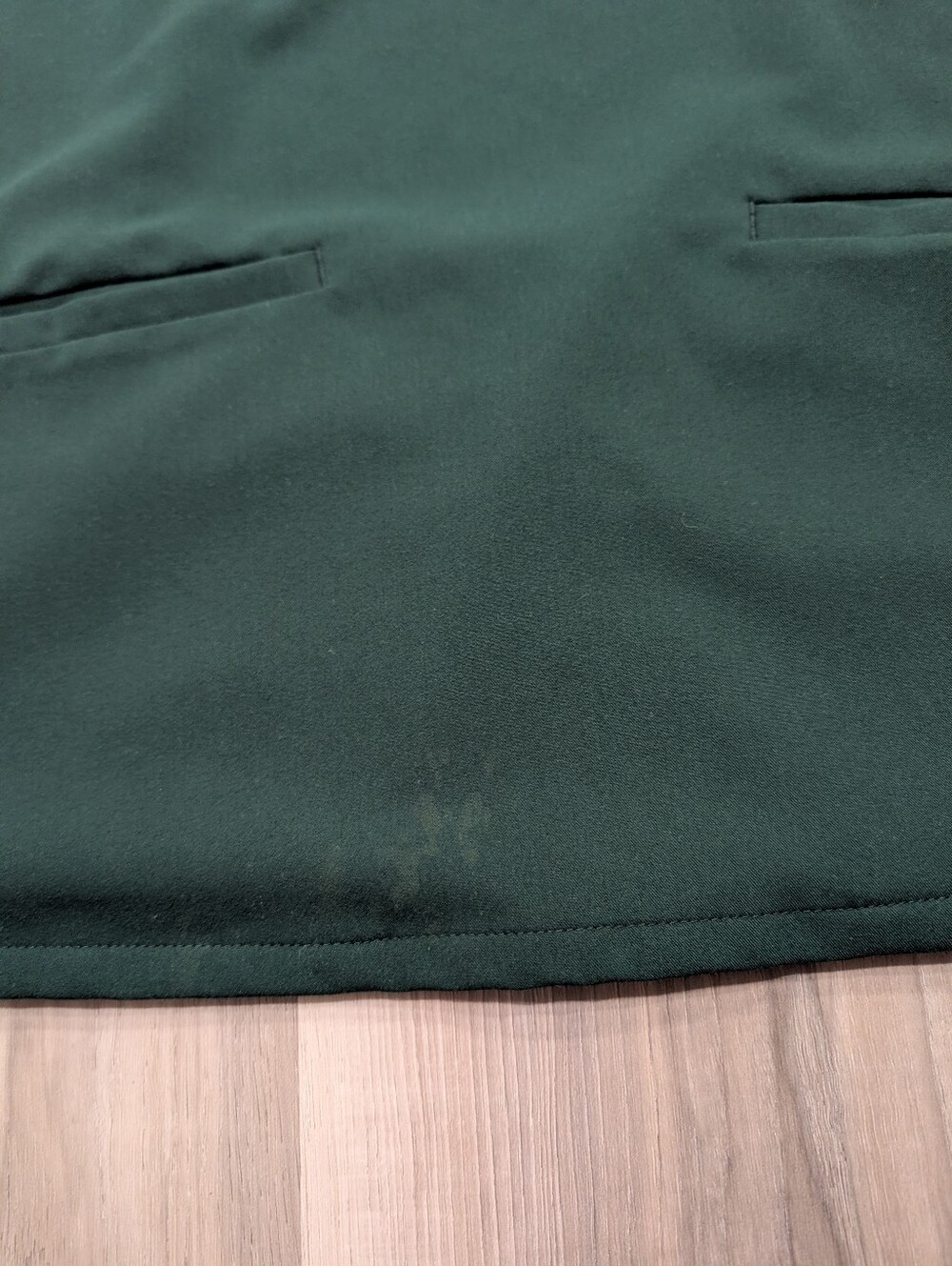 FIGS | Casma Three Pocket Scrub Top In British Racing Green - Picture 8 of 14
